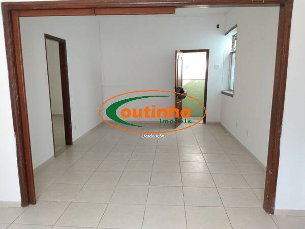 Apartamento à venda com 2 quartos, 105m² - Foto 2