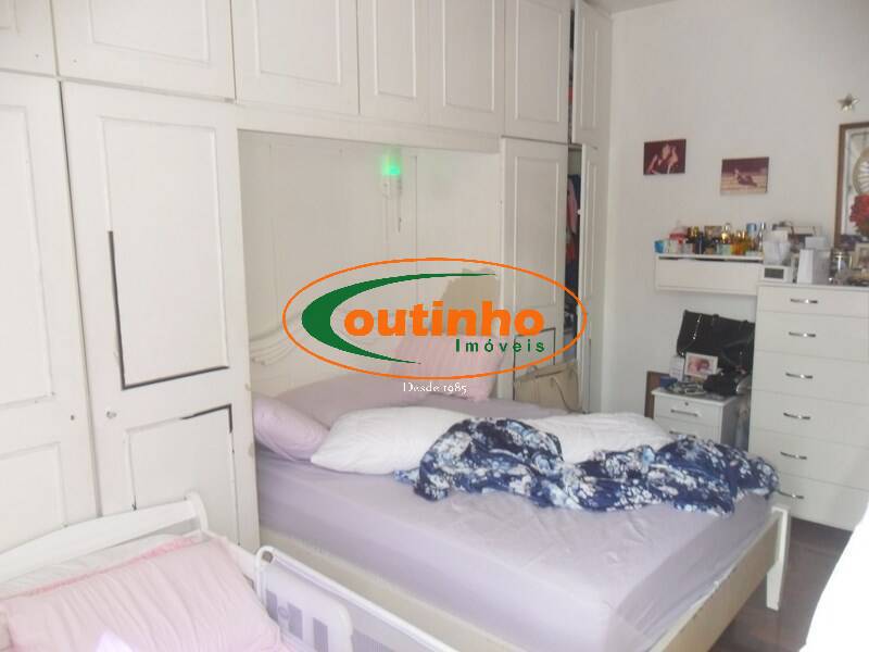 Apartamento à venda com 3 quartos, 121m² - Foto 17