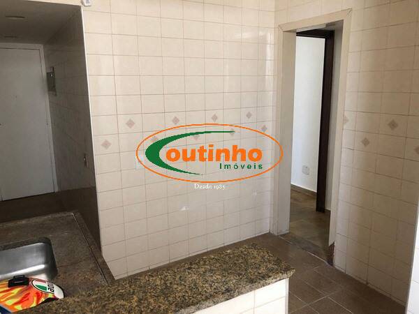 Apartamento à venda com 2 quartos, 75m² - Foto 22