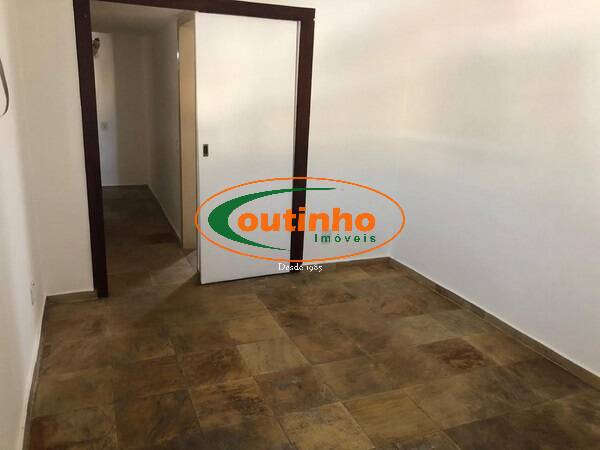 Apartamento à venda com 2 quartos, 75m² - Foto 28