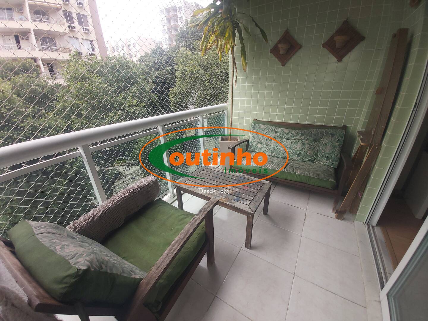 Apartamento à venda com 3 quartos, 90m² - Foto 2