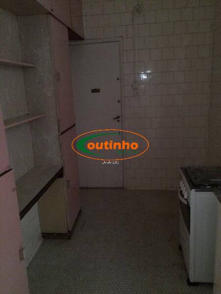 Apartamento à venda com 2 quartos, 69m² - Foto 24