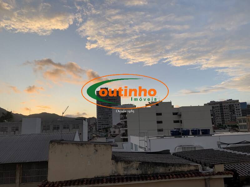 Apartamento à venda com 2 quartos, 65m² - Foto 4