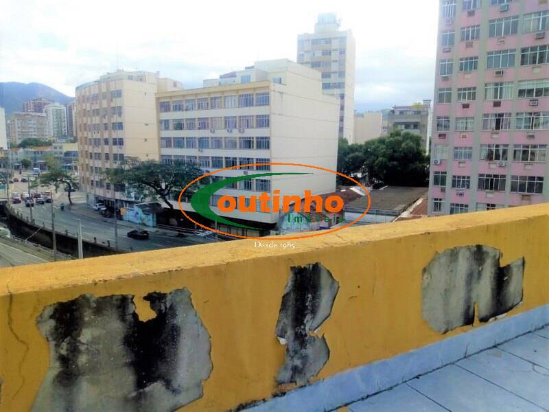 Apartamento à venda com 2 quartos, 68m² - Foto 5