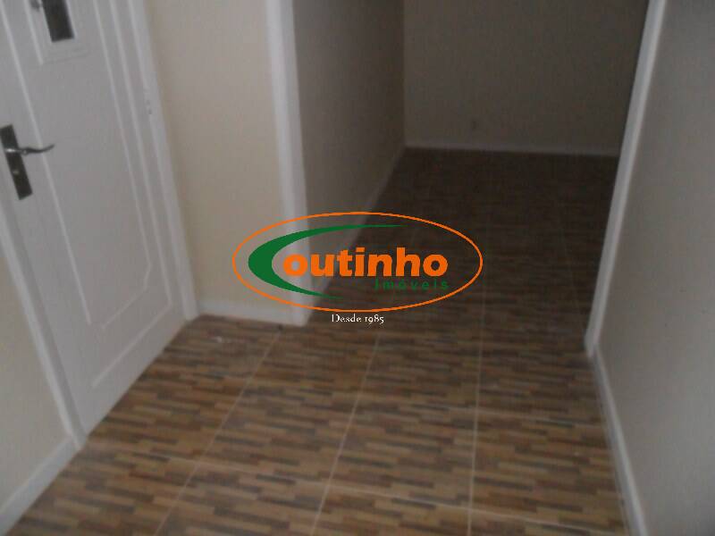 Apartamento à venda com 3 quartos, 75m² - Foto 4