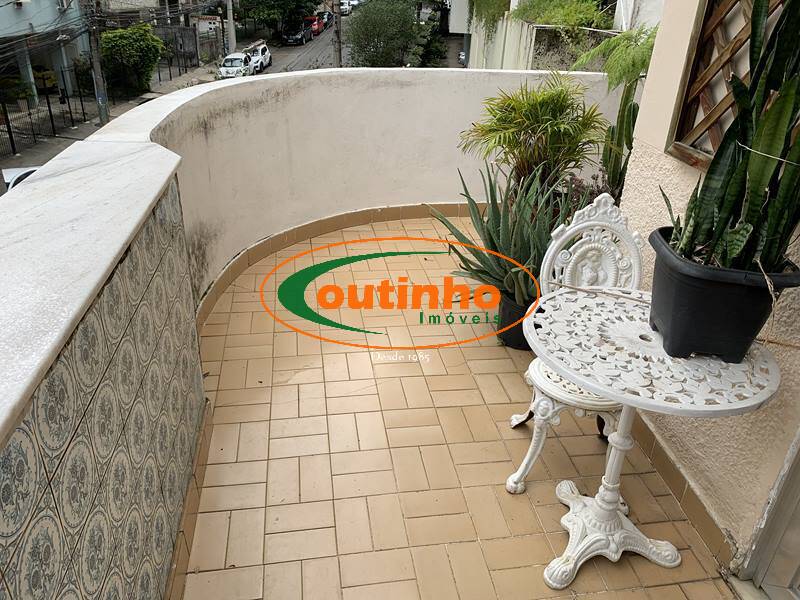 Apartamento à venda com 4 quartos, 130m² - Foto 1