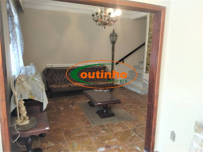 Casa à venda com 4 quartos, 276m² - Foto 4