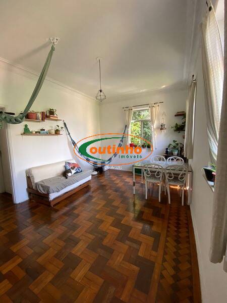 Apartamento à venda com 3 quartos, 75m² - Foto 1