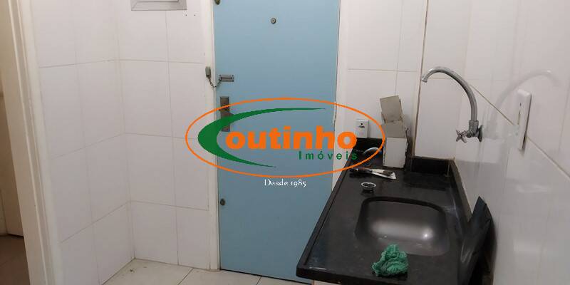 Apartamento à venda com 2 quartos, 62m² - Foto 32