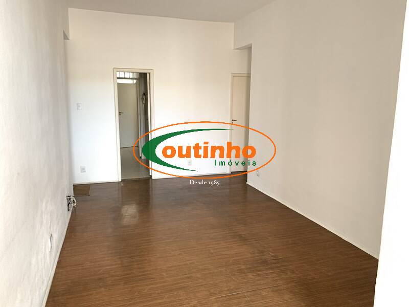 Apartamento à venda com 2 quartos, 72m² - Foto 2