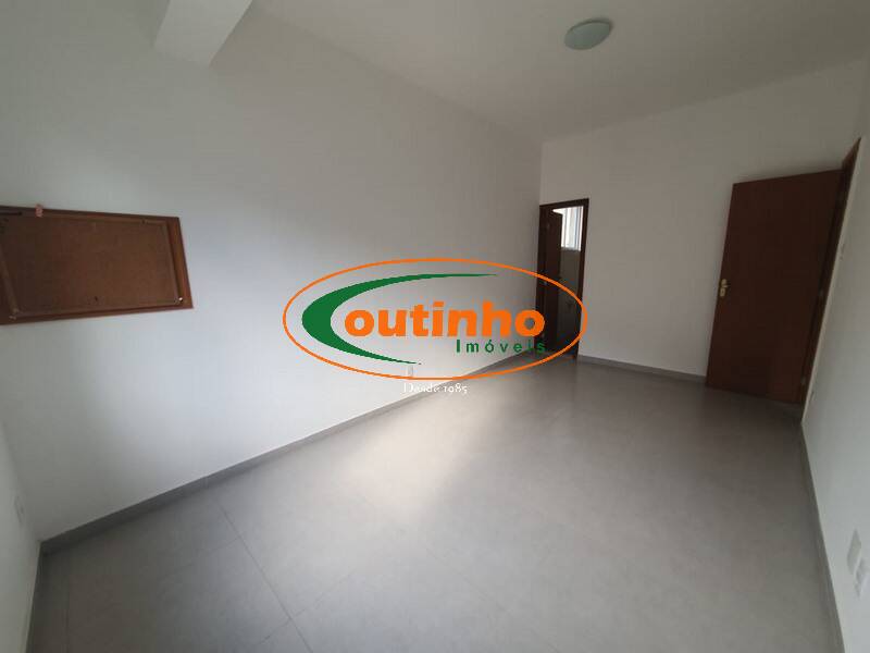 Apartamento à venda com 3 quartos, 130m² - Foto 2