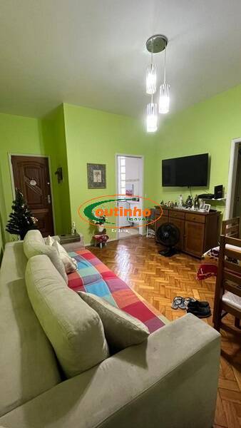 Apartamento à venda com 2 quartos, 70m² - Foto 3