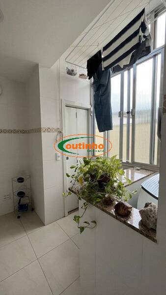 Apartamento à venda com 2 quartos, 70m² - Foto 7