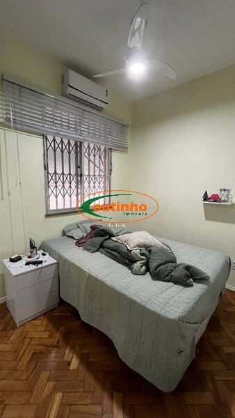 Apartamento à venda com 2 quartos, 70m² - Foto 9