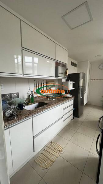 Apartamento à venda com 2 quartos, 70m² - Foto 13