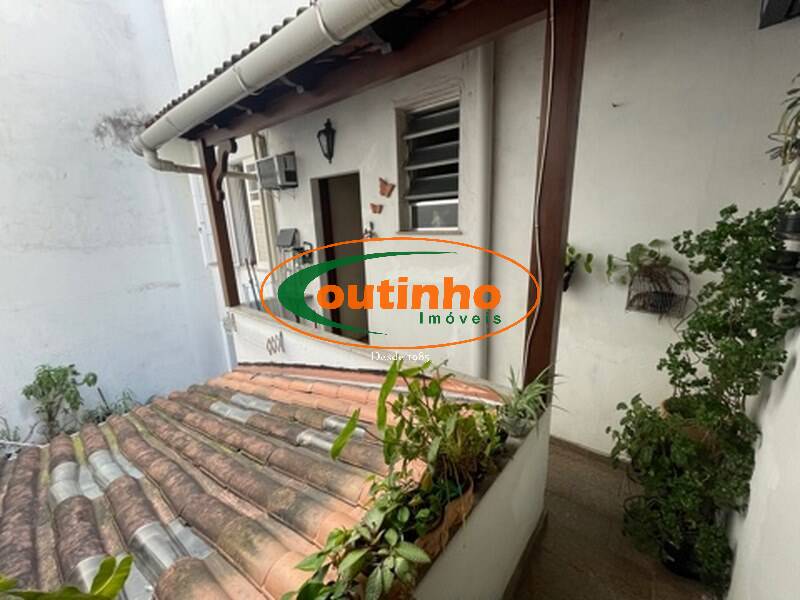 Casa à venda com 5 quartos, 300m² - Foto 33