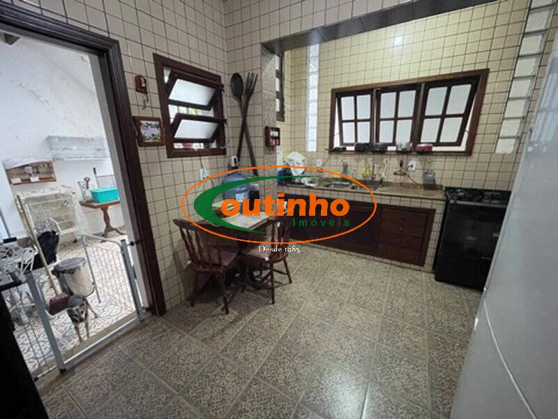 Casa à venda com 5 quartos, 300m² - Foto 38