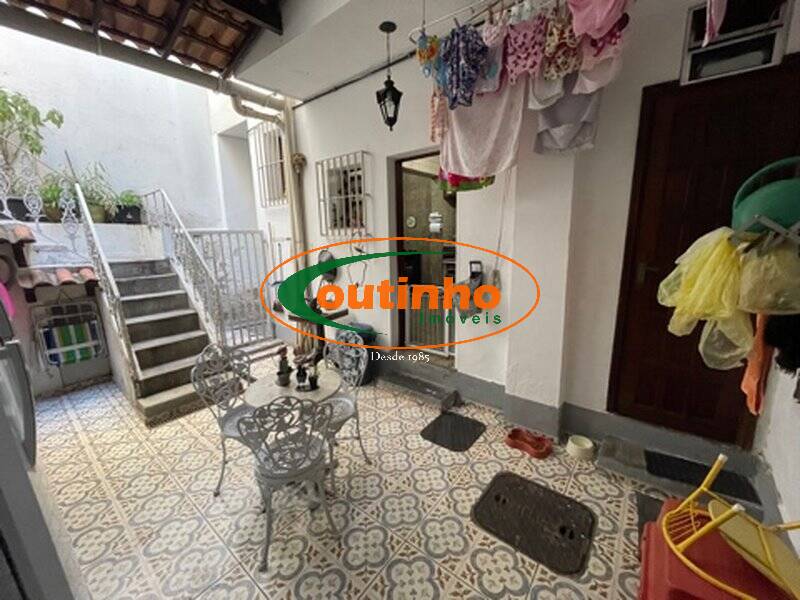 Casa à venda com 5 quartos, 300m² - Foto 41