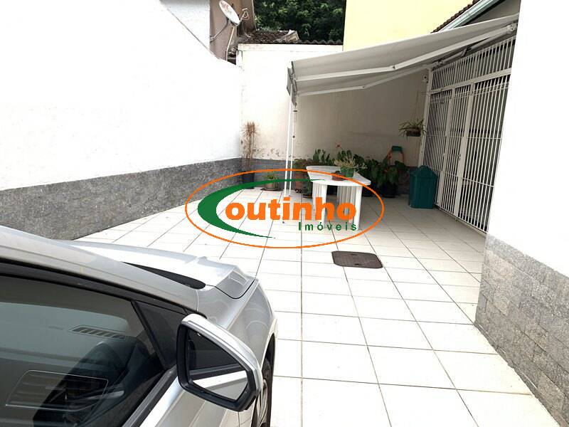 Casa à venda com 3 quartos, 210m² - Foto 23