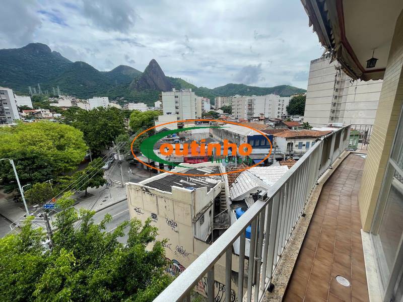 Apartamento à venda com 2 quartos, 72m² - Foto 2