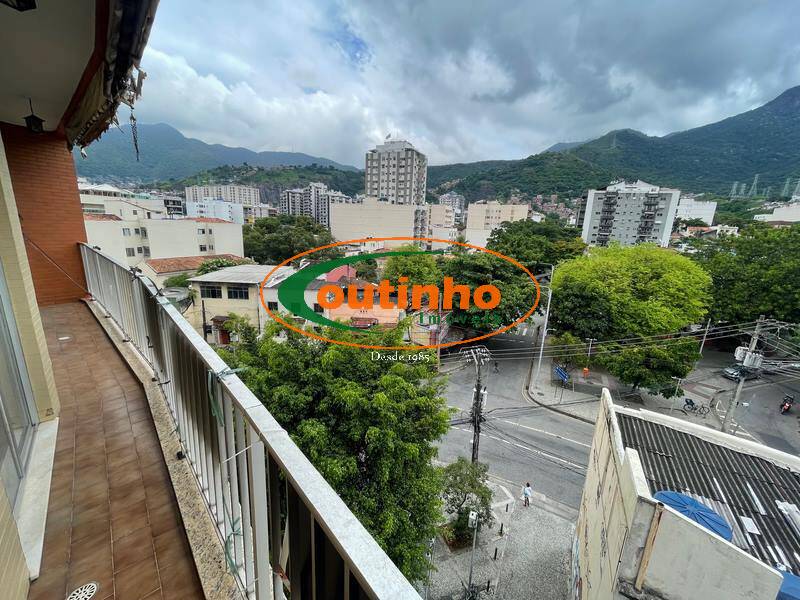 Apartamento à venda com 2 quartos, 72m² - Foto 1