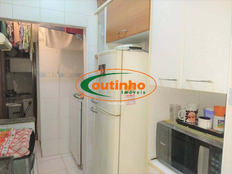 Apartamento à venda com 2 quartos, 70m² - Foto 25