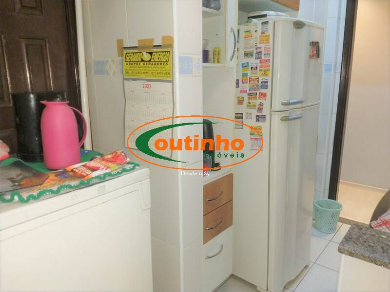 Apartamento à venda com 2 quartos, 70m² - Foto 27