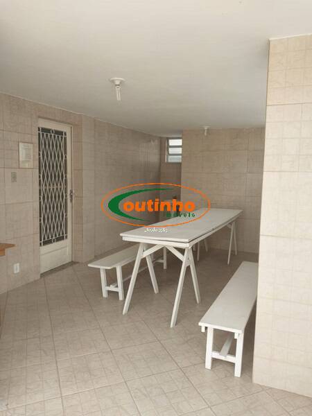 Apartamento à venda com 2 quartos, 70m² - Foto 37