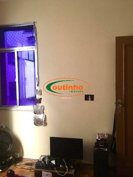 Apartamento à venda com 2 quartos, 70m² - Foto 9