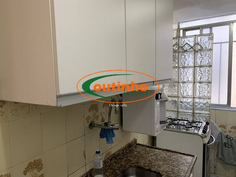 Apartamento à venda com 2 quartos, 75m² - Foto 19