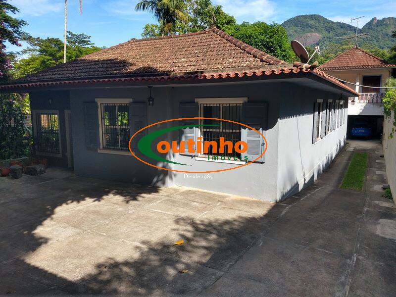 Casa à venda com 6 quartos, 378m² - Foto 2