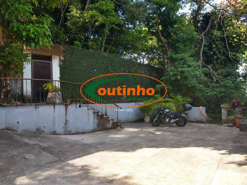 Casa à venda com 6 quartos, 378m² - Foto 9