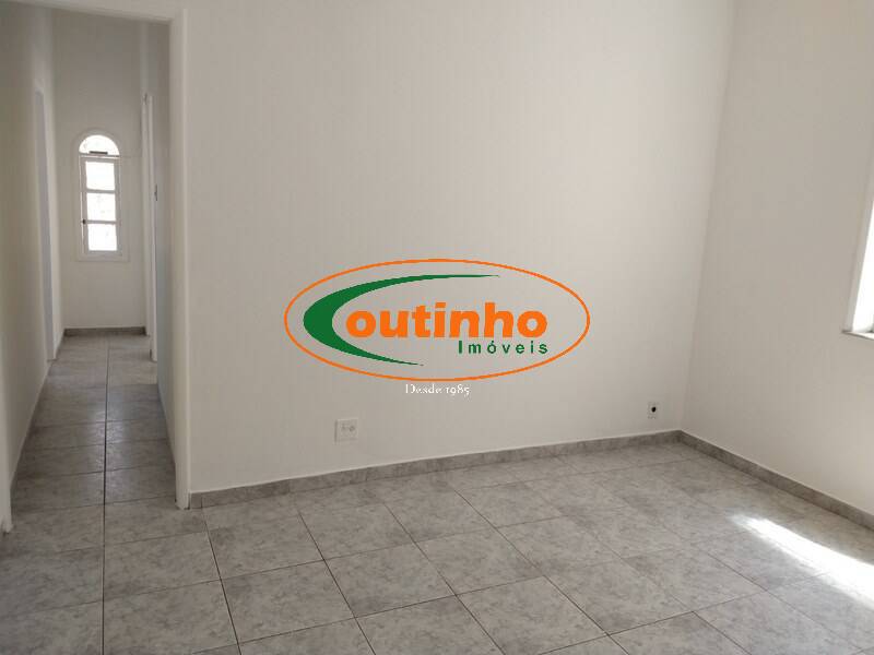 Apartamento à venda com 2 quartos, 62m² - Foto 1