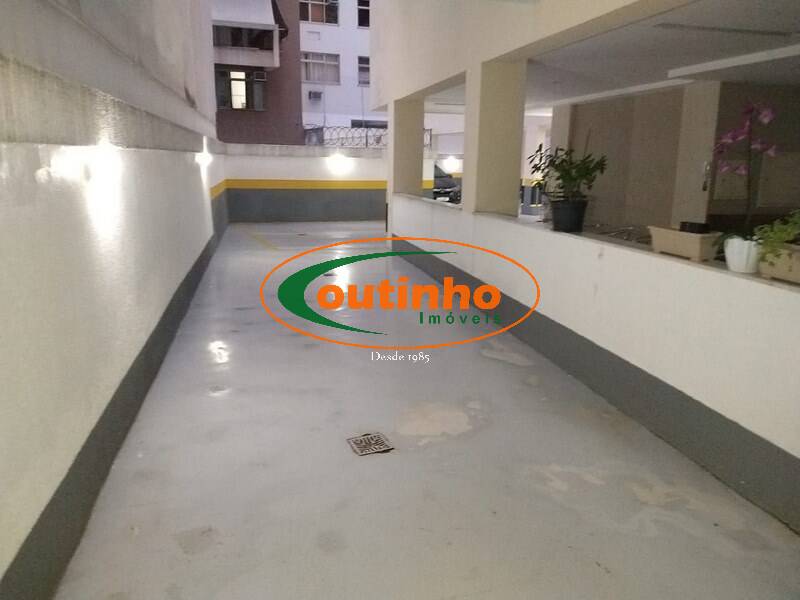 Apartamento à venda com 3 quartos, 96m² - Foto 9