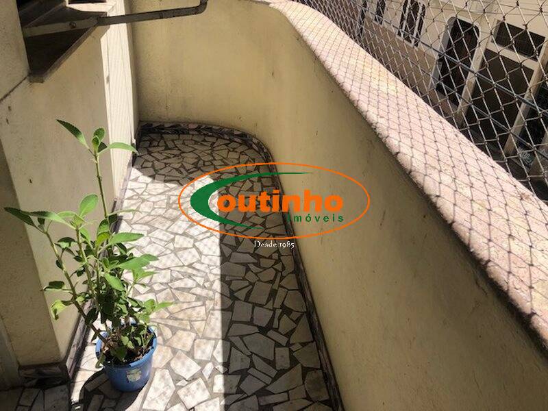 Apartamento à venda com 2 quartos, 58m² - Foto 2