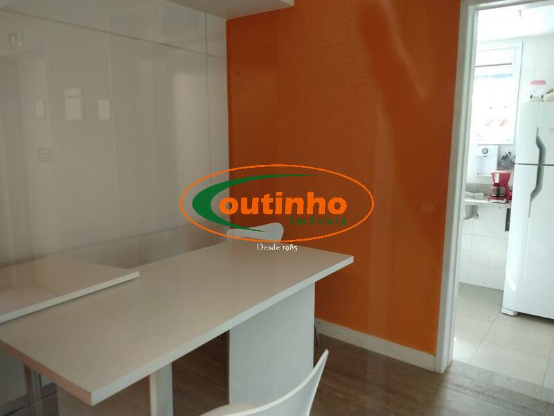 Apartamento à venda com 2 quartos, 68m² - Foto 27