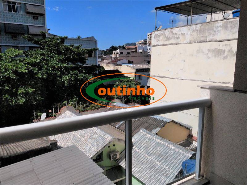 Apartamento à venda com 2 quartos, 68m² - Foto 3