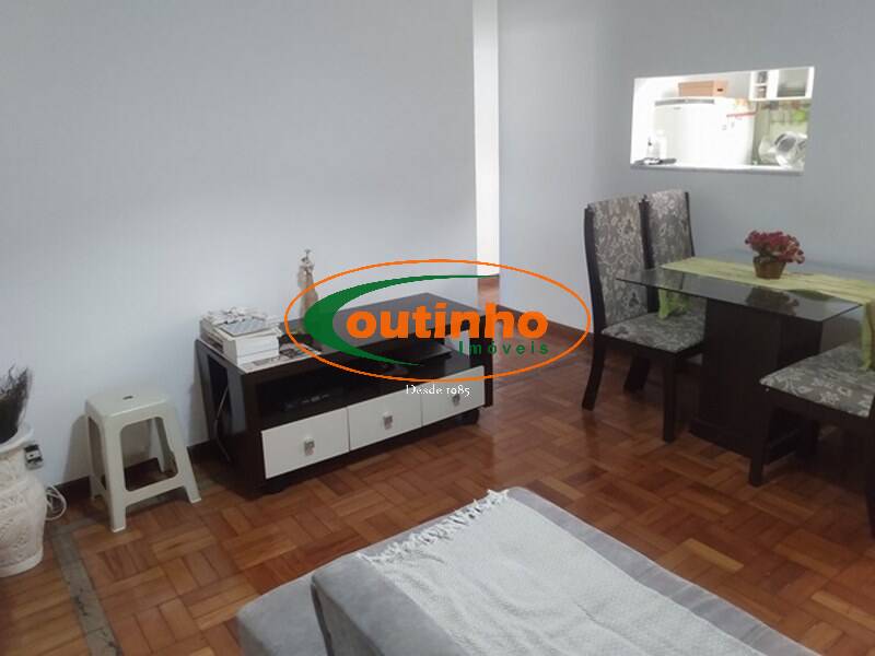 Apartamento à venda com 3 quartos, 72m² - Foto 1