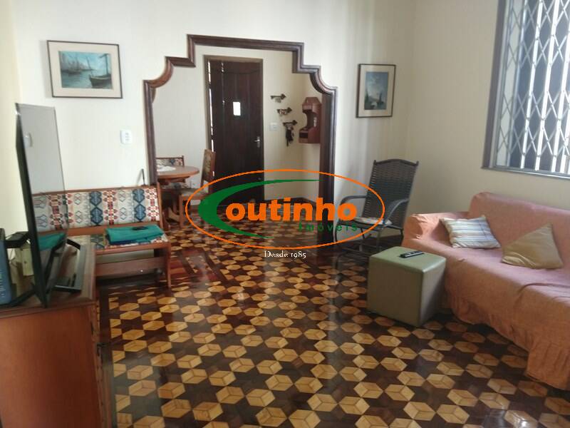 Casa à venda com 5 quartos, 224m² - Foto 2