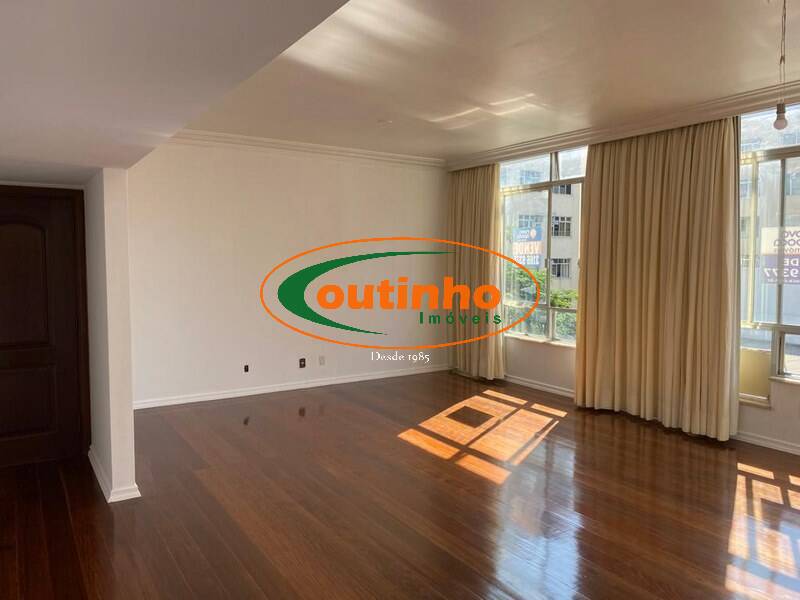 Apartamento à venda com 4 quartos, 149m² - Foto 2