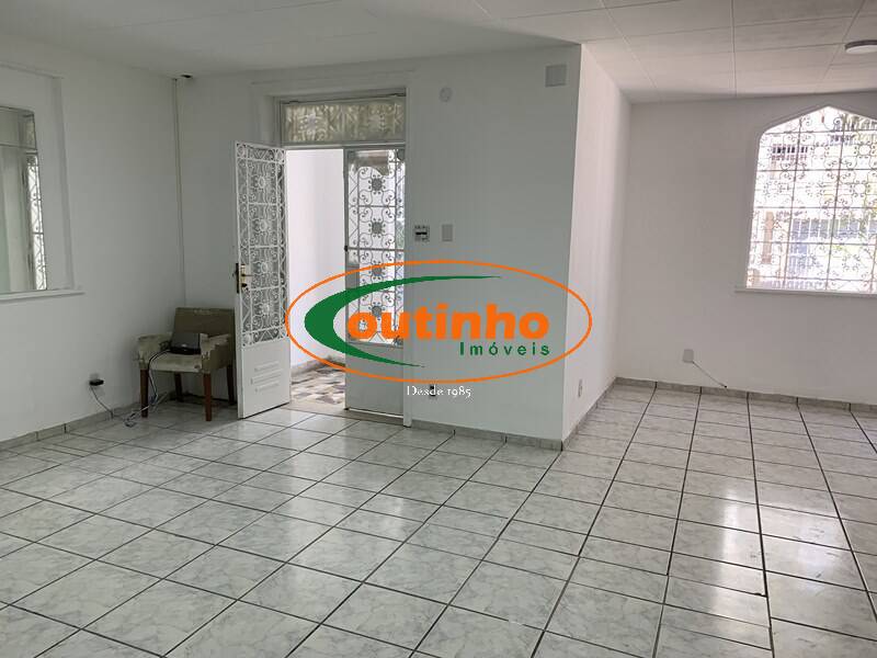 Casa à venda com 5 quartos, 200m² - Foto 3