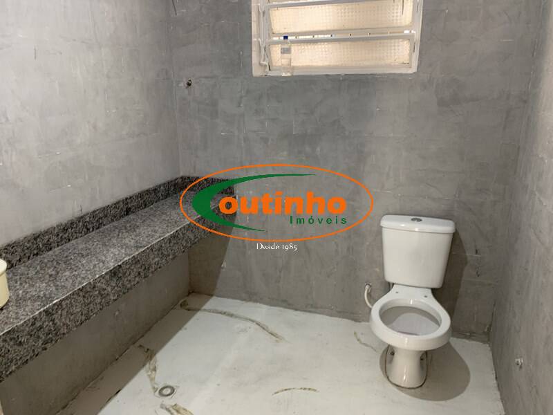 Casa à venda com 5 quartos, 200m² - Foto 17