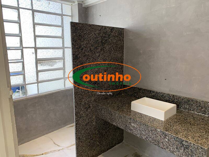 Casa à venda com 5 quartos, 200m² - Foto 27