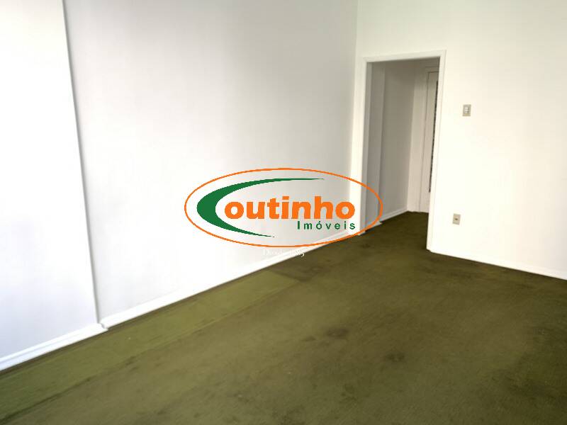 Apartamento à venda com 3 quartos, 113m² - Foto 3