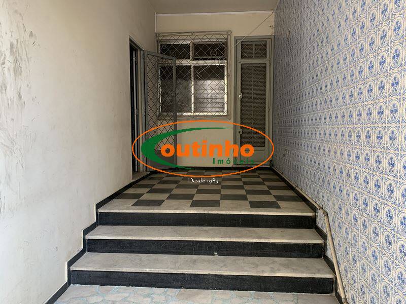 Casa à venda com 4 quartos, 176m² - Foto 1