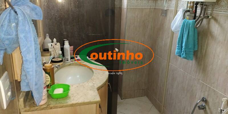 Apartamento à venda com 2 quartos, 70m² - Foto 19