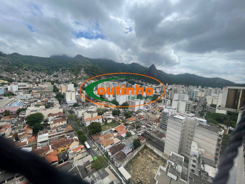 Apartamento à venda com 2 quartos, 62m² - Foto 1