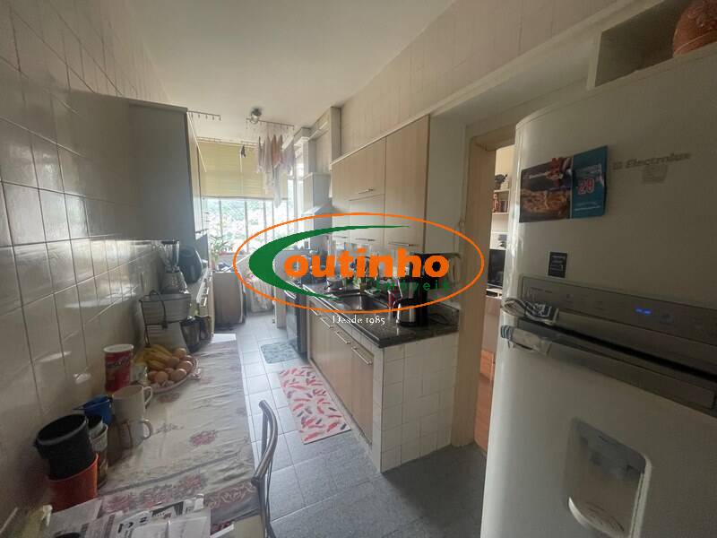 Apartamento à venda com 2 quartos, 62m² - Foto 14