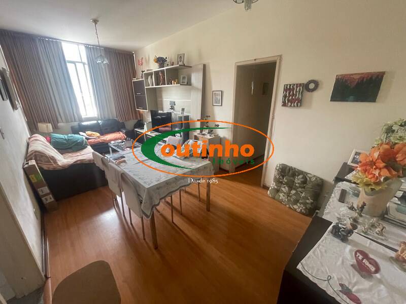 Apartamento à venda com 2 quartos, 62m² - Foto 2