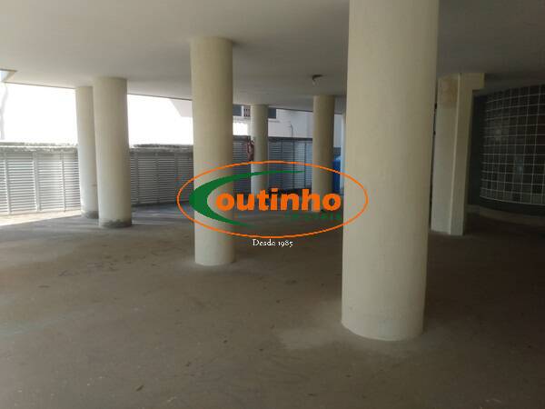 Apartamento à venda com 2 quartos, 77m² - Foto 3